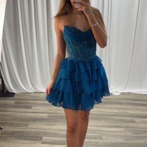 Elegant Teal Strapless Dress